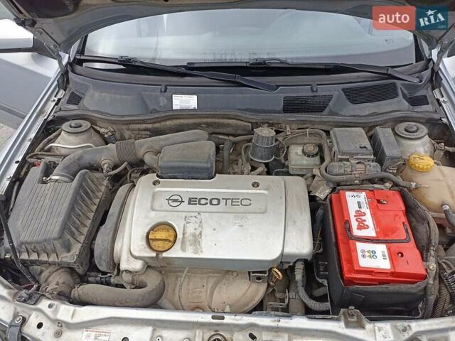 Сірий Опель Астра, об'ємом двигуна 1.6 л та пробігом 200 тис. км за 4000 $, фото 3 на Automoto.ua