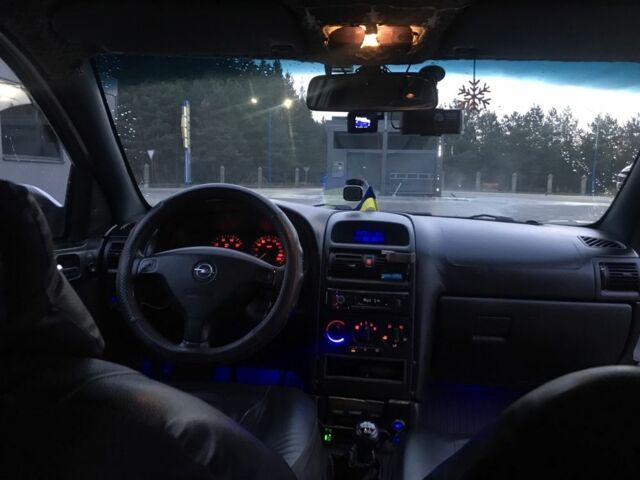 Серый Опель Астра, объемом двигателя 1.4 л и пробегом 420 тыс. км за 1000 $, фото 23 на Automoto.ua