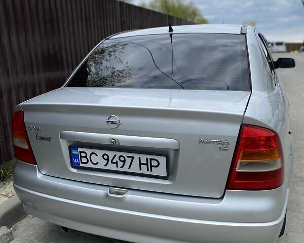 Серый Опель Астра, объемом двигателя 1.6 л и пробегом 248 тыс. км за 4000 $, фото 1 на Automoto.ua