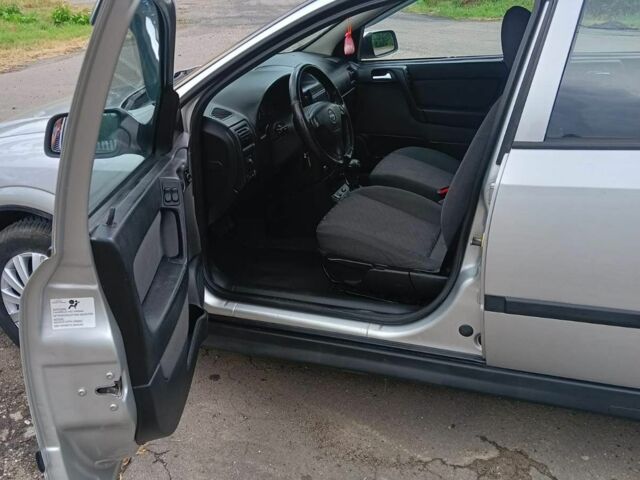 Сірий Опель Астра, об'ємом двигуна 1.4 л та пробігом 260 тис. км за 3800 $, фото 11 на Automoto.ua