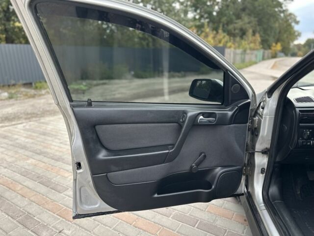 Сірий Опель Астра, об'ємом двигуна 1.6 л та пробігом 220 тис. км за 3500 $, фото 14 на Automoto.ua