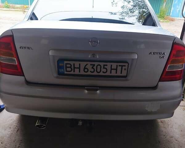 Серый Опель Астра, объемом двигателя 1.4 л и пробегом 200 тыс. км за 4350 $, фото 5 на Automoto.ua