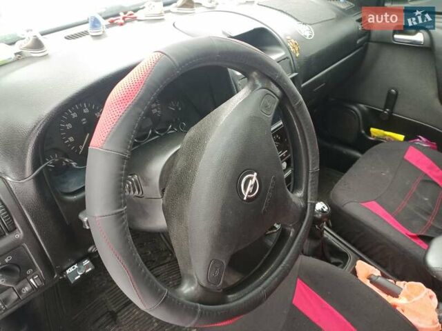 Сірий Опель Астра, об'ємом двигуна 1.4 л та пробігом 340 тис. км за 3700 $, фото 5 на Automoto.ua