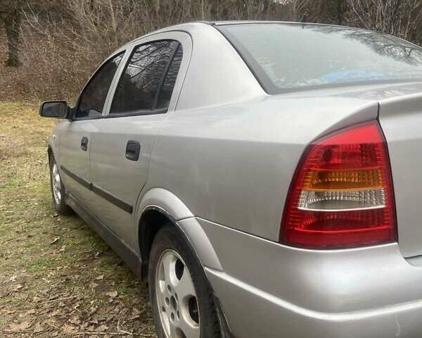 Серый Опель Астра, объемом двигателя 2.2 л и пробегом 490 тыс. км за 3200 $, фото 3 на Automoto.ua