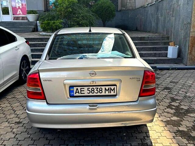 Серый Опель Астра, объемом двигателя 1.4 л и пробегом 300 тыс. км за 3100 $, фото 1 на Automoto.ua