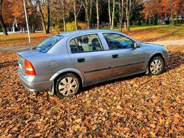 Серый Опель Астра, объемом двигателя 1.6 л и пробегом 174 тыс. км за 3500 $, фото 3 на Automoto.ua