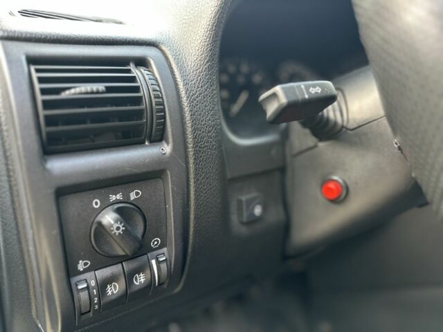 Серый Опель Астра, объемом двигателя 1.6 л и пробегом 140 тыс. км за 3999 $, фото 6 на Automoto.ua