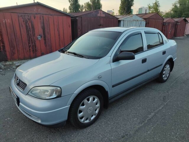 Серый Опель Астра, объемом двигателя 1.4 л и пробегом 180 тыс. км за 6400 $, фото 5 на Automoto.ua