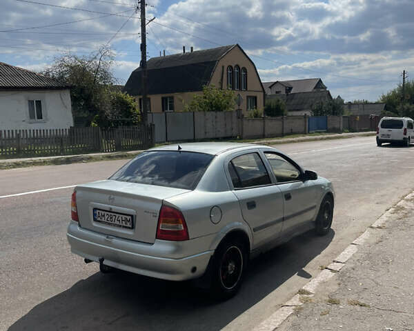 Серый Опель Астра, объемом двигателя 1.6 л и пробегом 300 тыс. км за 2600 $, фото 5 на Automoto.ua