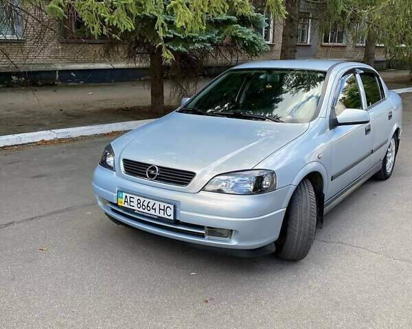 Серый Опель Астра, объемом двигателя 1.6 л и пробегом 185 тыс. км за 3500 $, фото 1 на Automoto.ua