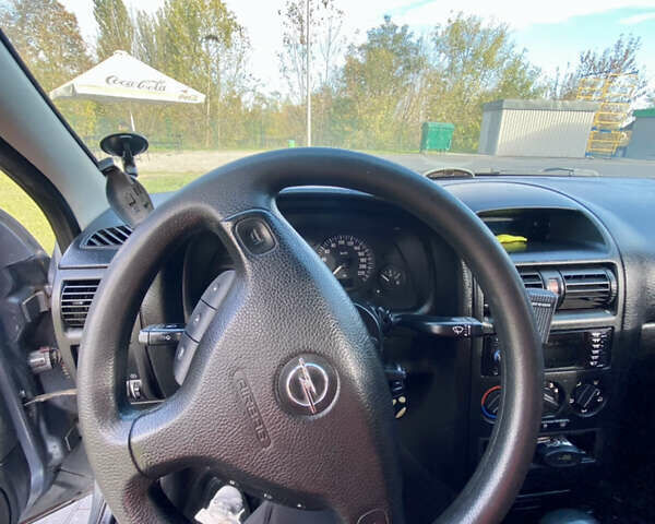 Сірий Опель Астра, об'ємом двигуна 1.6 л та пробігом 245 тис. км за 4200 $, фото 8 на Automoto.ua