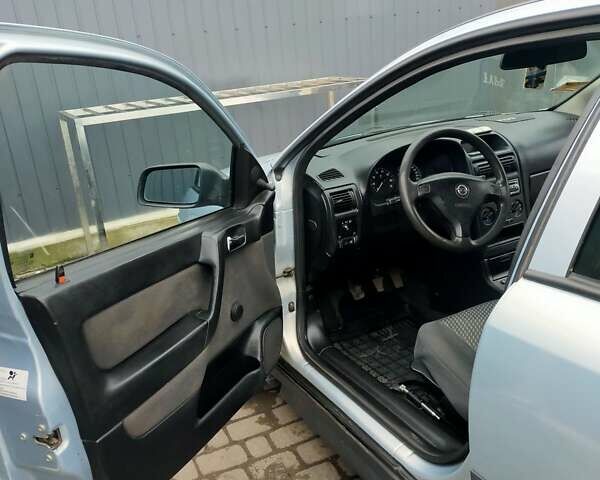 Сірий Опель Астра, об'ємом двигуна 1.4 л та пробігом 326 тис. км за 3300 $, фото 9 на Automoto.ua