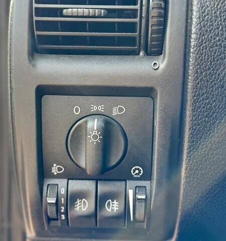 Серый Опель Астра, объемом двигателя 1.6 л и пробегом 148 тыс. км за 4500 $, фото 9 на Automoto.ua