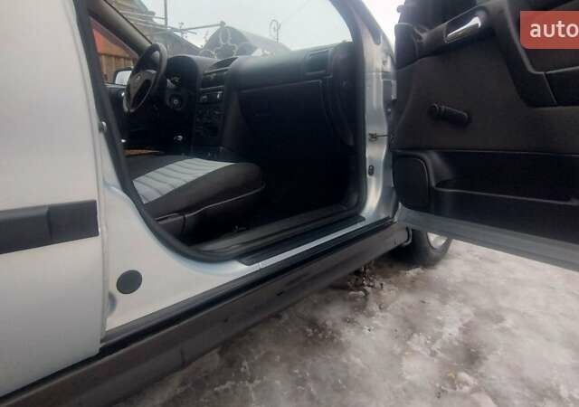 Опель Астра 2004 в Житомире на Automoto.ua Серый Опель Астра, объемом двигателя 1.4 л и пробегом 225 тыс. км за 3300 $, фото 34 на Automoto.ua