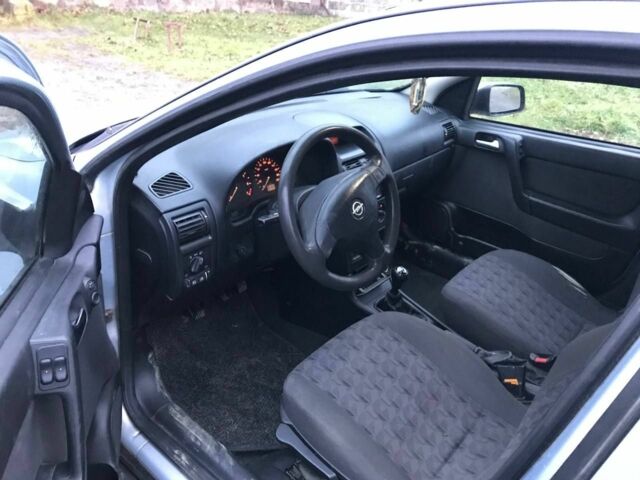 Серый Опель Астра, объемом двигателя 1.6 л и пробегом 320 тыс. км за 2200 $, фото 7 на Automoto.ua