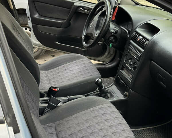 Сірий Опель Астра, об'ємом двигуна 1.6 л та пробігом 160 тис. км за 4200 $, фото 4 на Automoto.ua