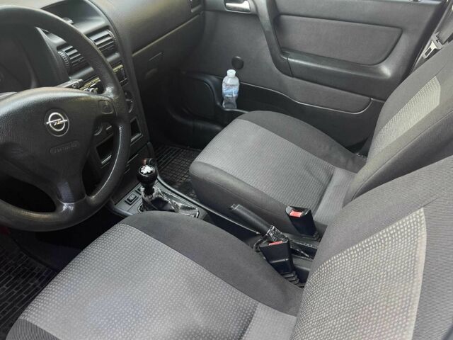 Сірий Опель Астра, об'ємом двигуна 1.4 л та пробігом 215 тис. км за 2700 $, фото 9 на Automoto.ua