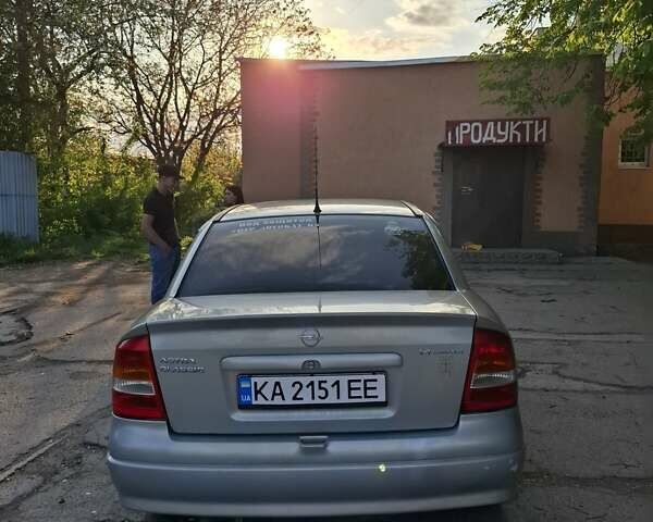 Серый Опель Астра, объемом двигателя 1.4 л и пробегом 216 тыс. км за 3100 $, фото 7 на Automoto.ua
