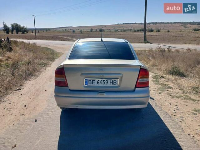 Серый Опель Астра, объемом двигателя 1.39 л и пробегом 260 тыс. км за 2950 $, фото 3 на Automoto.ua