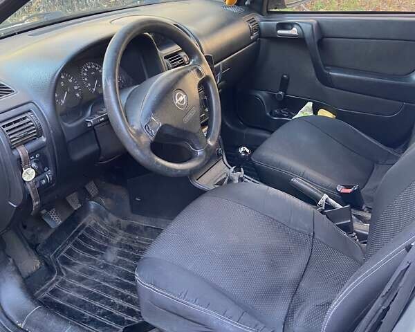 Сірий Опель Астра, об'ємом двигуна 1.4 л та пробігом 450 тис. км за 3200 $, фото 4 на Automoto.ua