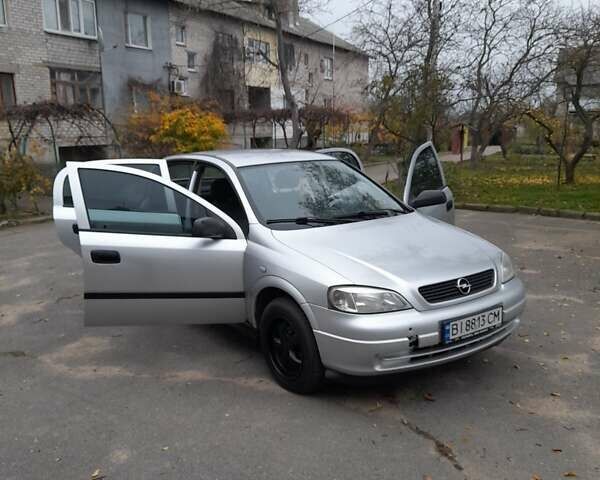 Сірий Опель Астра, об'ємом двигуна 1.39 л та пробігом 250 тис. км за 2900 $, фото 2 на Automoto.ua