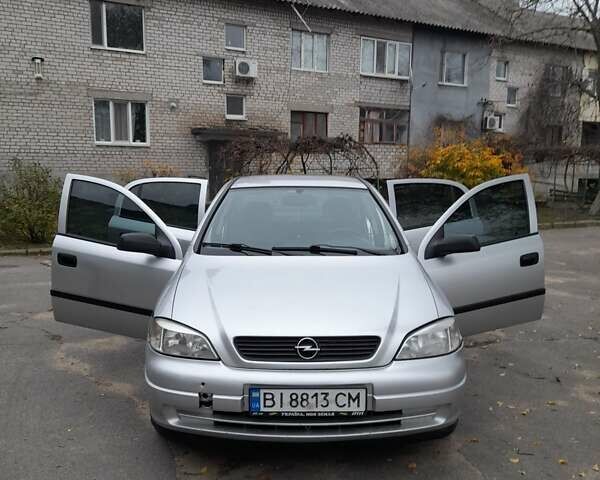 Сірий Опель Астра, об'ємом двигуна 1.39 л та пробігом 250 тис. км за 2900 $, фото 1 на Automoto.ua