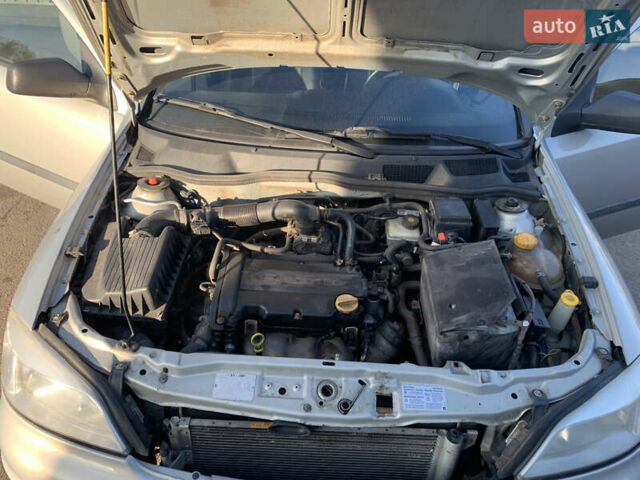 Сірий Опель Астра, об'ємом двигуна 1.39 л та пробігом 252 тис. км за 3850 $, фото 11 на Automoto.ua