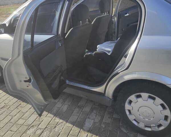 Серый Опель Астра, объемом двигателя 1.39 л и пробегом 242 тыс. км за 3800 $, фото 18 на Automoto.ua