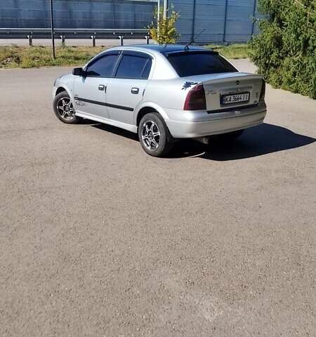 Серый Опель Астра, объемом двигателя 1.4 л и пробегом 360 тыс. км за 2500 $, фото 1 на Automoto.ua