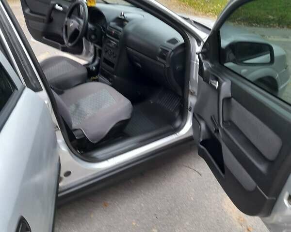 Сірий Опель Астра, об'ємом двигуна 1.39 л та пробігом 250 тис. км за 2900 $, фото 16 на Automoto.ua