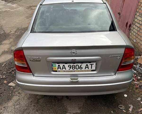 Серый Опель Астра, объемом двигателя 1.4 л и пробегом 120 тыс. км за 3800 $, фото 5 на Automoto.ua