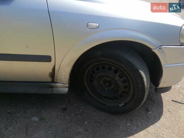 Сірий Опель Астра, об'ємом двигуна 1.4 л та пробігом 260 тис. км за 2100 $, фото 1 на Automoto.ua