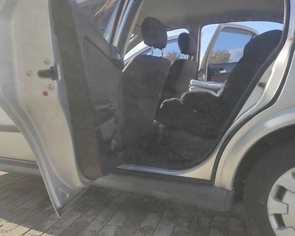 Серый Опель Астра, объемом двигателя 1.39 л и пробегом 242 тыс. км за 3800 $, фото 15 на Automoto.ua