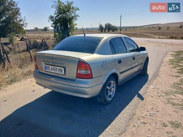 Серый Опель Астра, объемом двигателя 1.39 л и пробегом 260 тыс. км за 2950 $, фото 4 на Automoto.ua