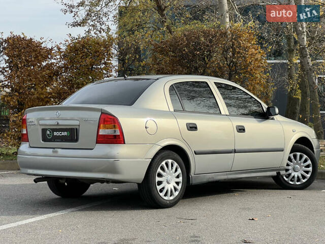 Серый Опель Астра, объемом двигателя 1.36 л и пробегом 77 тыс. км за 3999 $, фото 22 на Automoto.ua