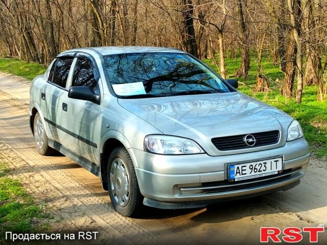 Серый Опель Астра, объемом двигателя 1.4 л и пробегом 181 тыс. км за 4500 $, фото 3 на Automoto.ua