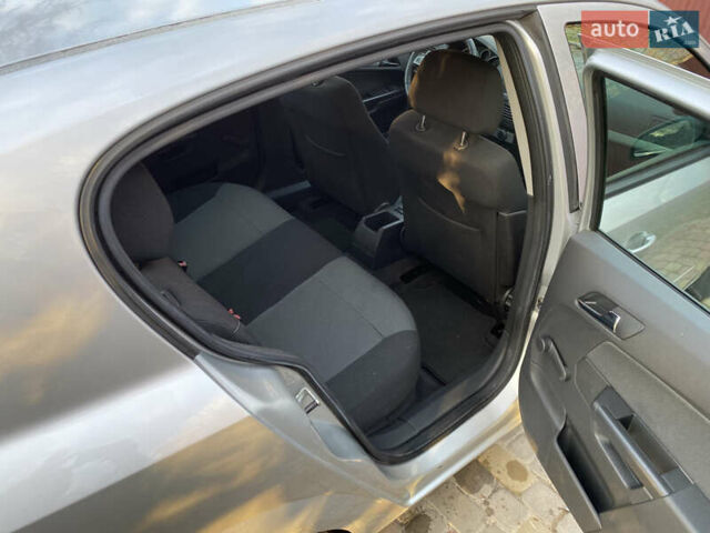 Серый Опель Астра, объемом двигателя 1.6 л и пробегом 256 тыс. км за 4350 $, фото 15 на Automoto.ua