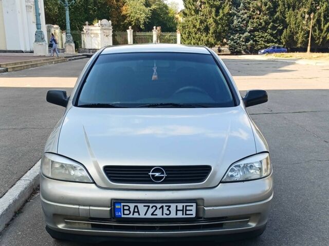 Серый Опель Астра, объемом двигателя 1.4 л и пробегом 260 тыс. км за 3590 $, фото 2 на Automoto.ua