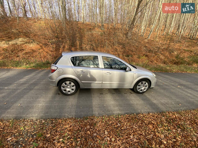 Серый Опель Астра, объемом двигателя 1.6 л и пробегом 256 тыс. км за 4350 $, фото 6 на Automoto.ua