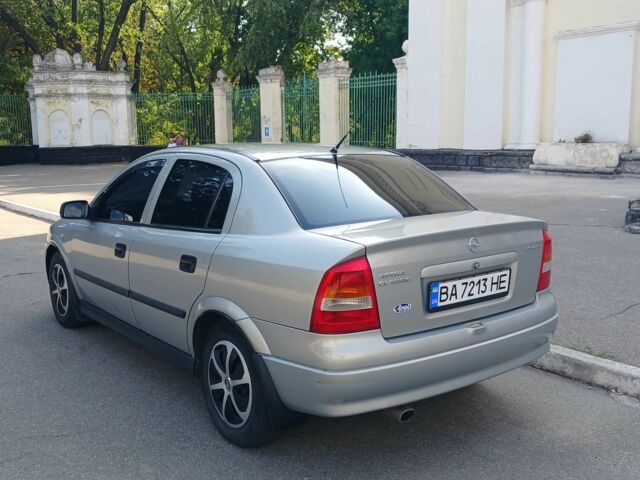 Серый Опель Астра, объемом двигателя 1.4 л и пробегом 260 тыс. км за 3590 $, фото 7 на Automoto.ua