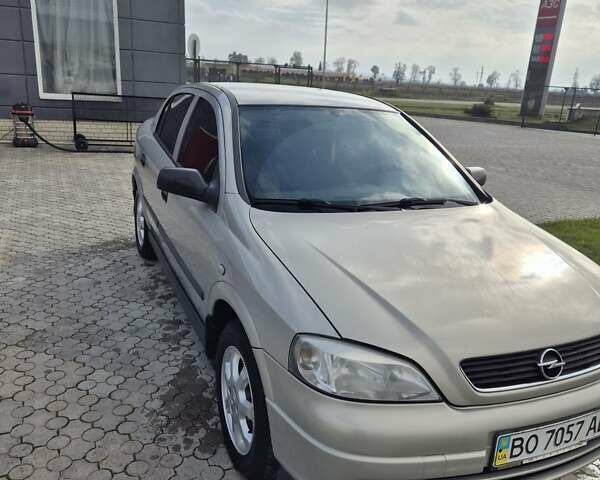 Серый Опель Астра, объемом двигателя 1.4 л и пробегом 361 тыс. км за 3800 $, фото 2 на Automoto.ua