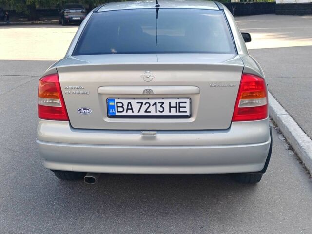 Серый Опель Астра, объемом двигателя 1.4 л и пробегом 260 тыс. км за 3590 $, фото 9 на Automoto.ua