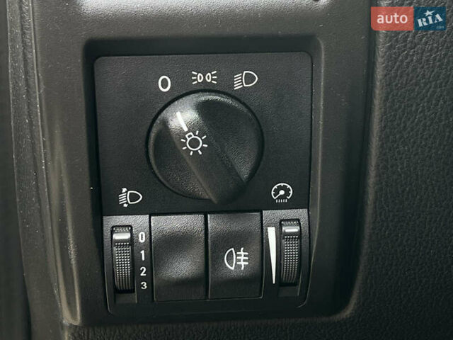 Серый Опель Астра, объемом двигателя 1.36 л и пробегом 77 тыс. км за 3999 $, фото 31 на Automoto.ua