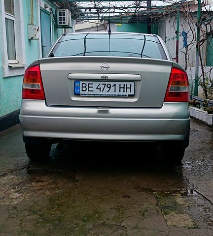 Сірий Опель Астра, об'ємом двигуна 1.4 л та пробігом 200 тис. км за 3800 $, фото 4 на Automoto.ua