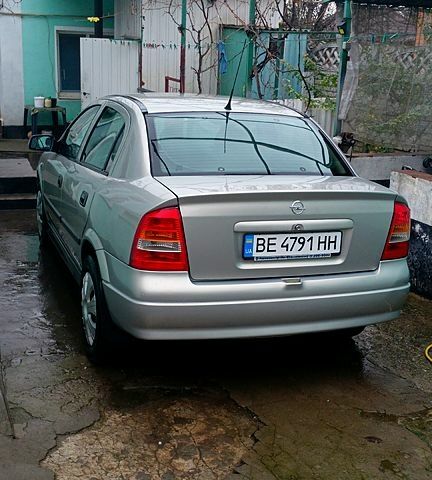 Сірий Опель Астра, об'ємом двигуна 1.4 л та пробігом 200 тис. км за 3800 $, фото 2 на Automoto.ua