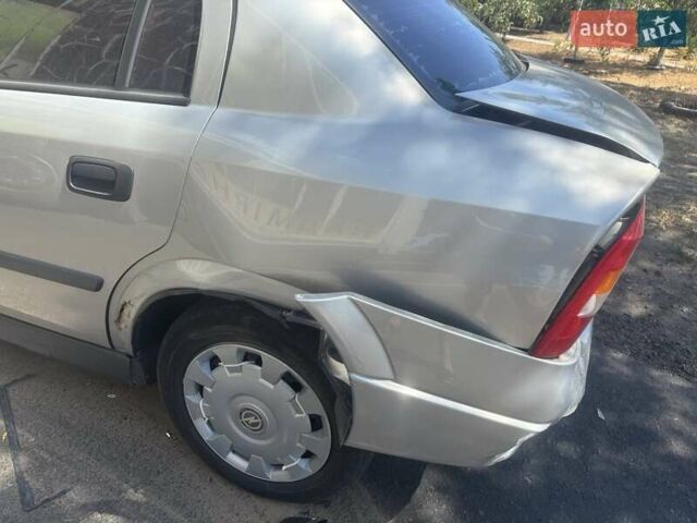 Сірий Опель Астра, об'ємом двигуна 1.4 л та пробігом 195 тис. км за 1500 $, фото 4 на Automoto.ua