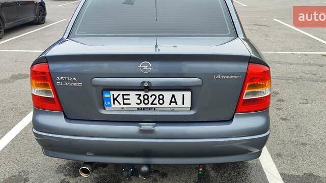 Серый Опель Астра, объемом двигателя 1.4 л и пробегом 156 тыс. км за 4500 $, фото 17 на Automoto.ua