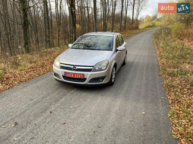 Серый Опель Астра, объемом двигателя 1.6 л и пробегом 256 тыс. км за 4350 $, фото 9 на Automoto.ua