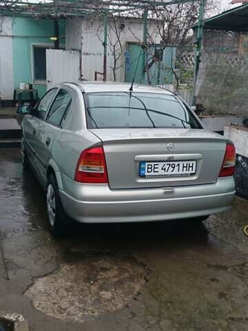 Сірий Опель Астра, об'ємом двигуна 1.4 л та пробігом 200 тис. км за 3800 $, фото 2 на Automoto.ua