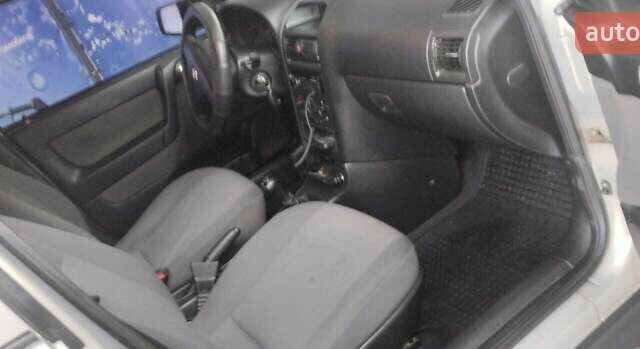 Серый Опель Астра, объемом двигателя 1.36 л и пробегом 362 тыс. км за 3900 $, фото 6 на Automoto.ua